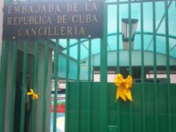 Fotos EmbaCuba Mexico - Listones Amarillos Solidaridad (1)