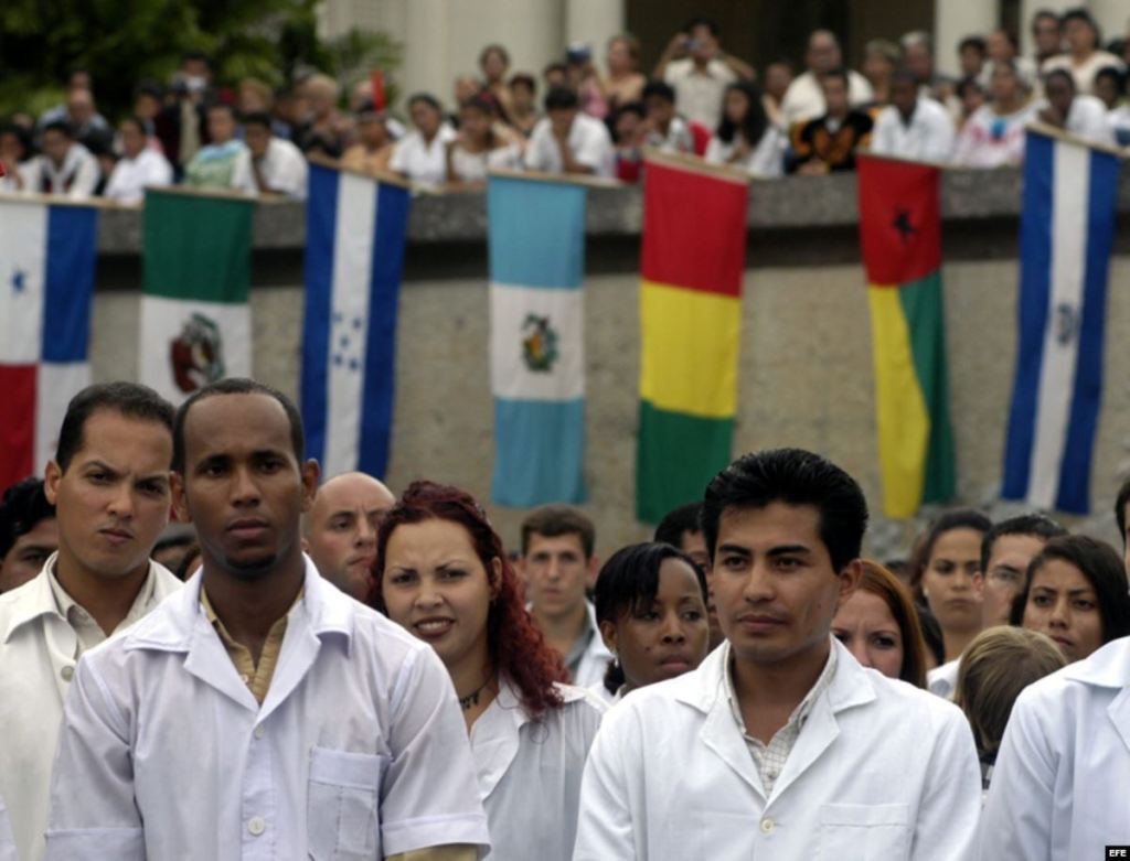 Cacería de médicos&nbsp;cubanos
